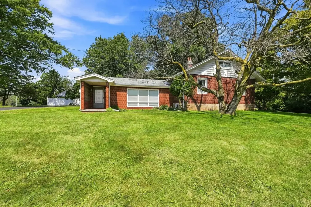 2525 Harrison City Road, Murrysville