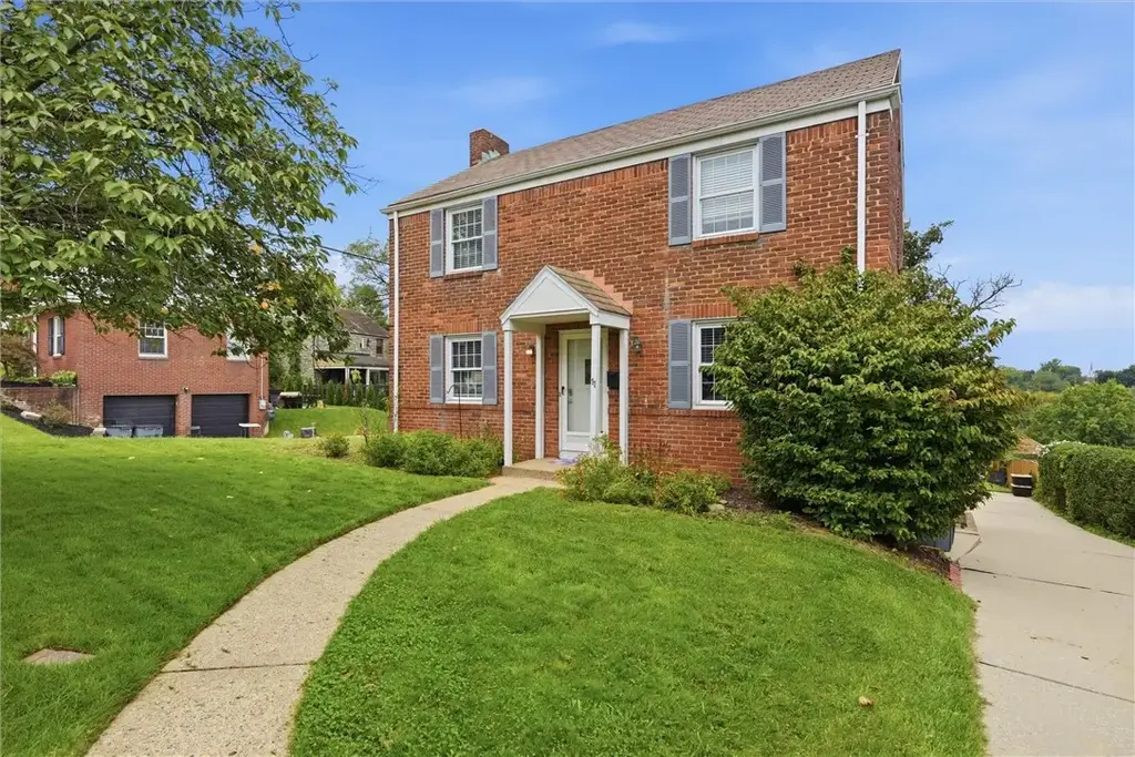 11 National Drive , Pleasant Hills