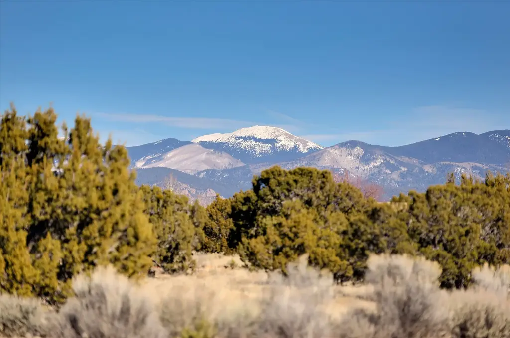 6 Green Meadow, Santa Fe
