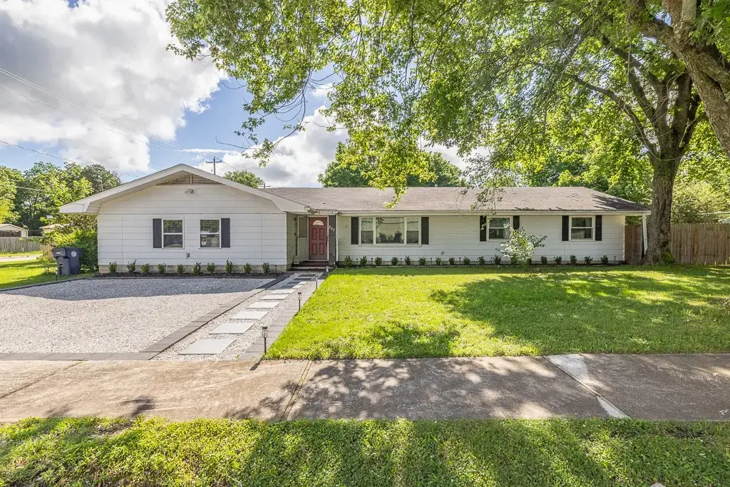 203 S Neal Street, Prairie Grove