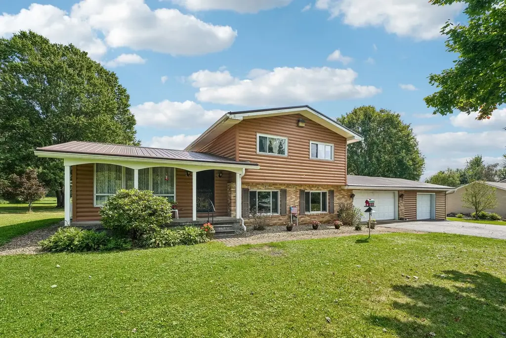 1104 Greenfield Road, Lackawannock