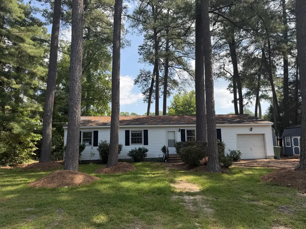 2703 Woodford Avenue, Hayes