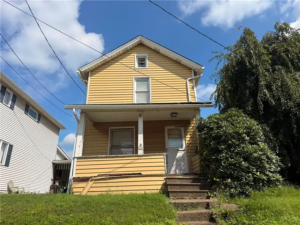 732 Clover Avenue , Ellwood City