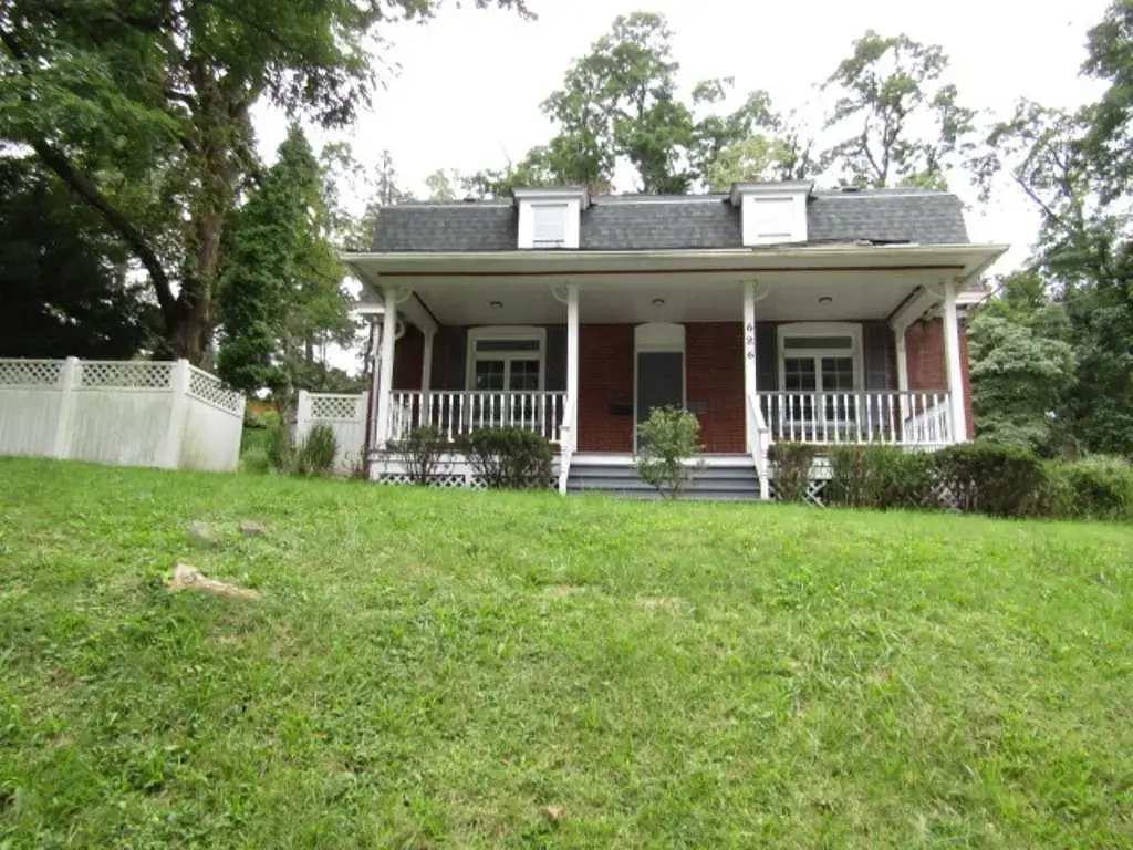 686 Filmore Road , Forest Hills Boro