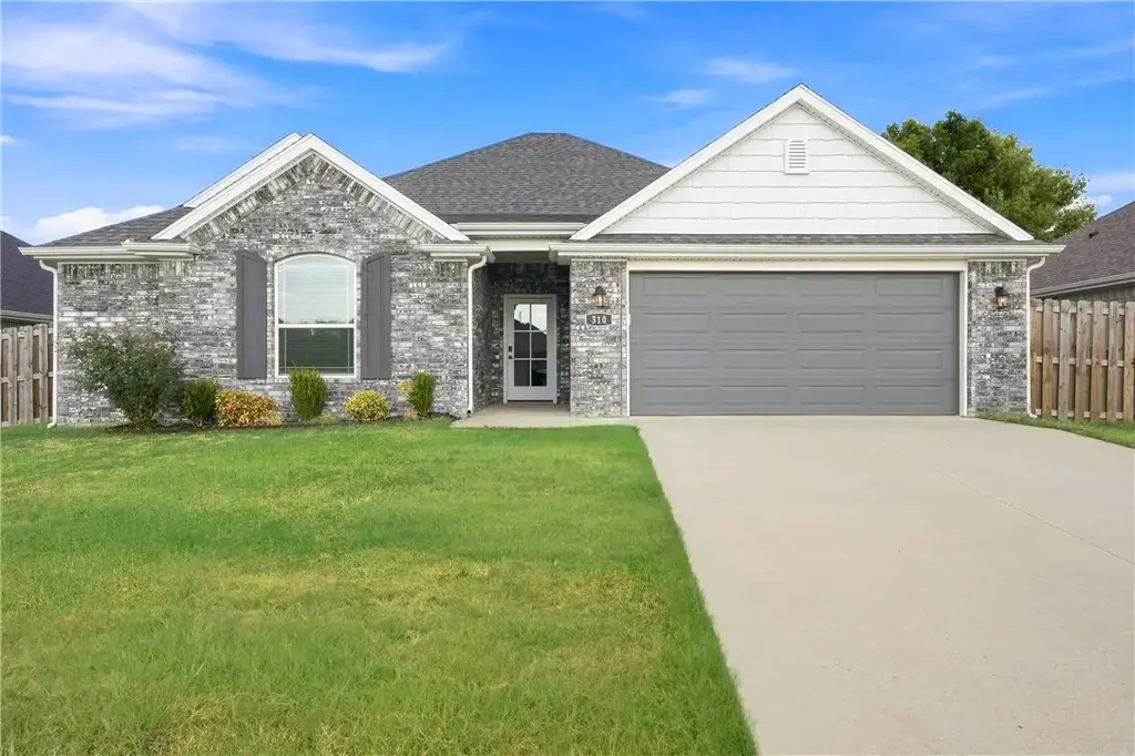 310 W Tyler Road, Farmington