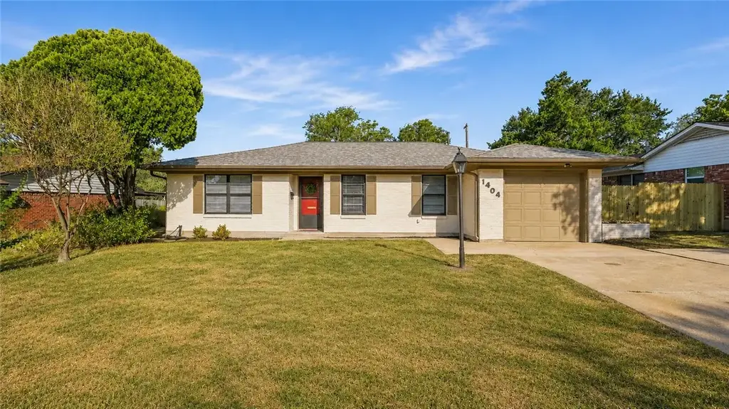 1404 Esther Boulevard, Bryan
