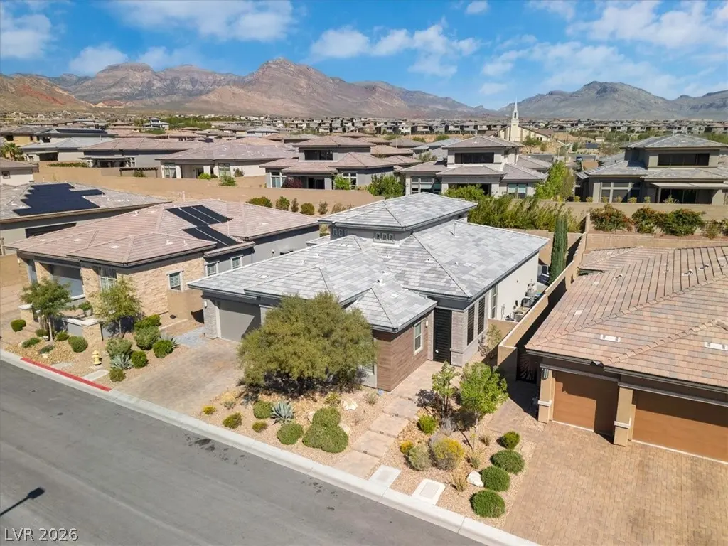 12374 Skyracer Drive, Las Vegas