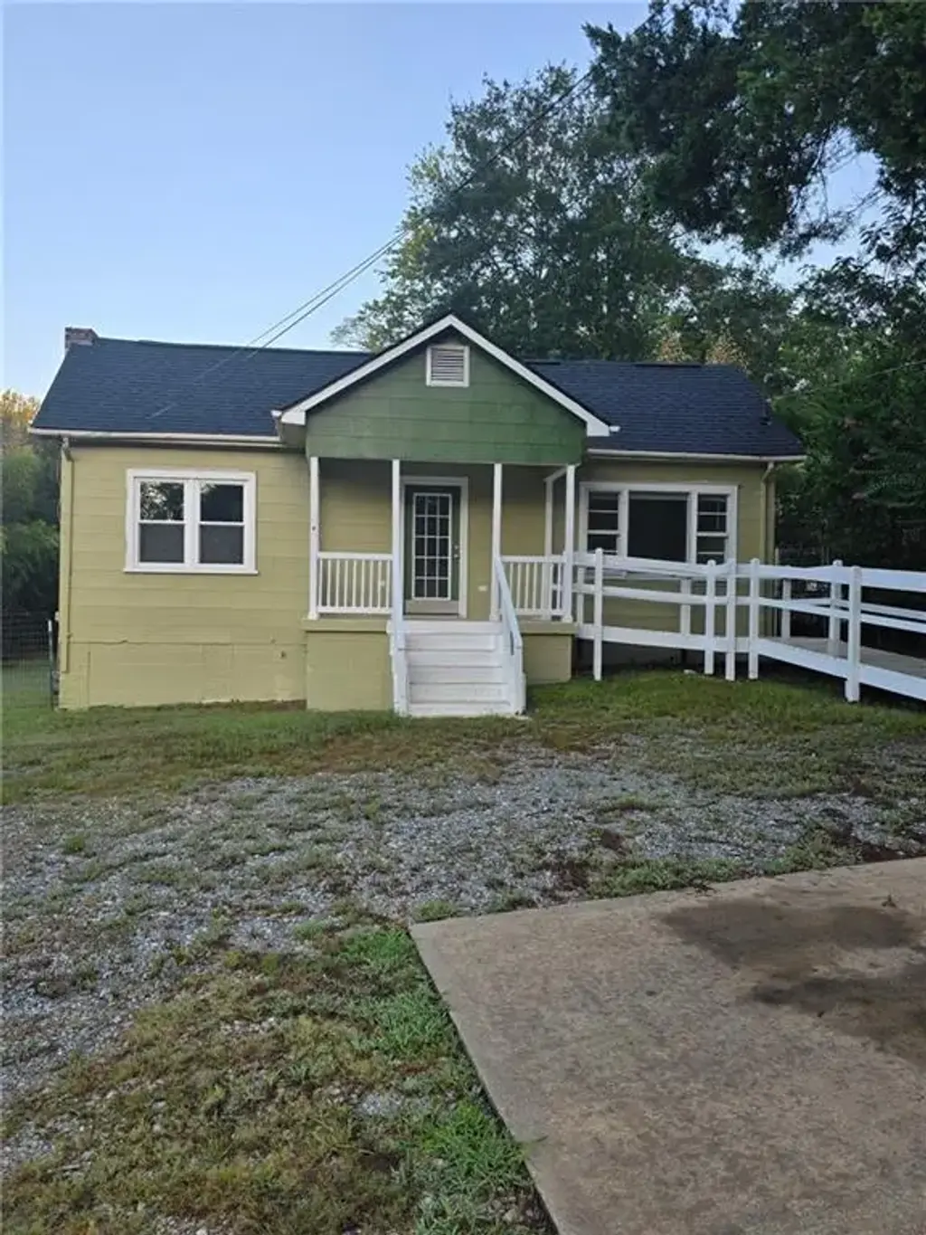 1705 Auburn Rd, Phenix City