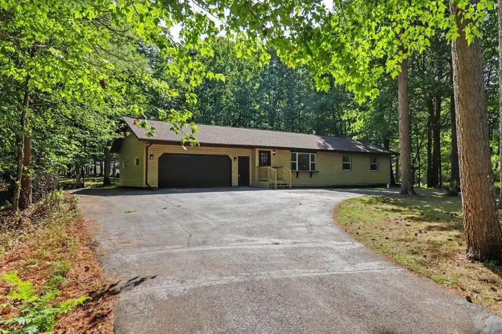 11075 Wolff Rd, Arbor Vitae