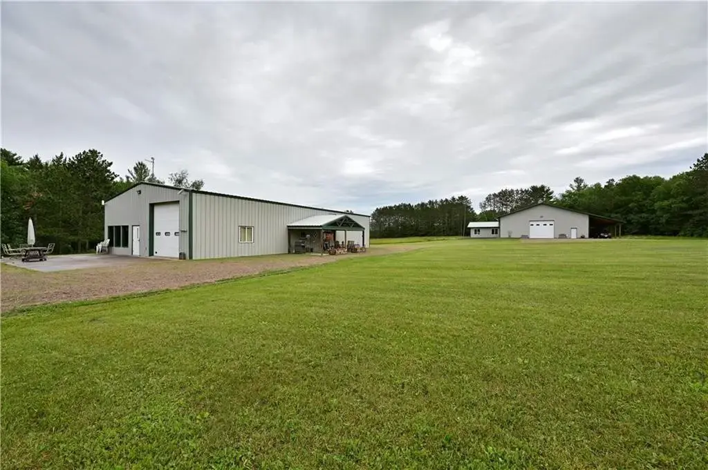 2274 Places Lake Road, Barronett