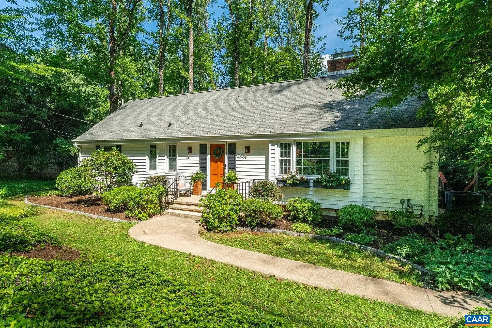 118 Woodstock Dr, Charlottesville