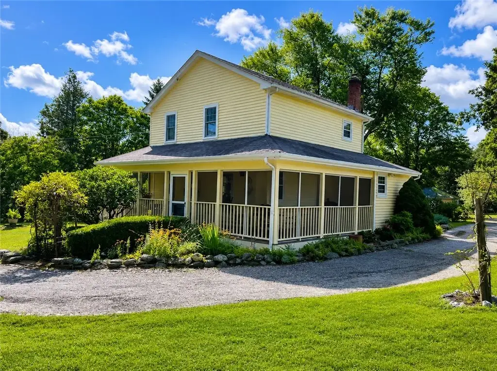 808 Ten Rod Rd, Exeter