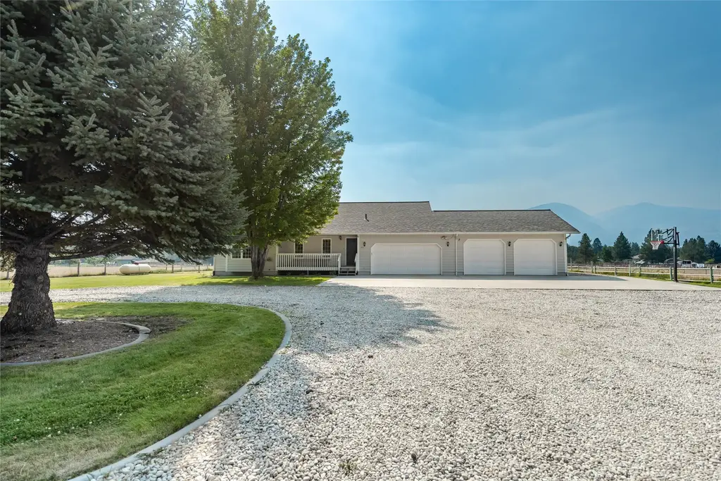 193 Cormoret Loop, Florence