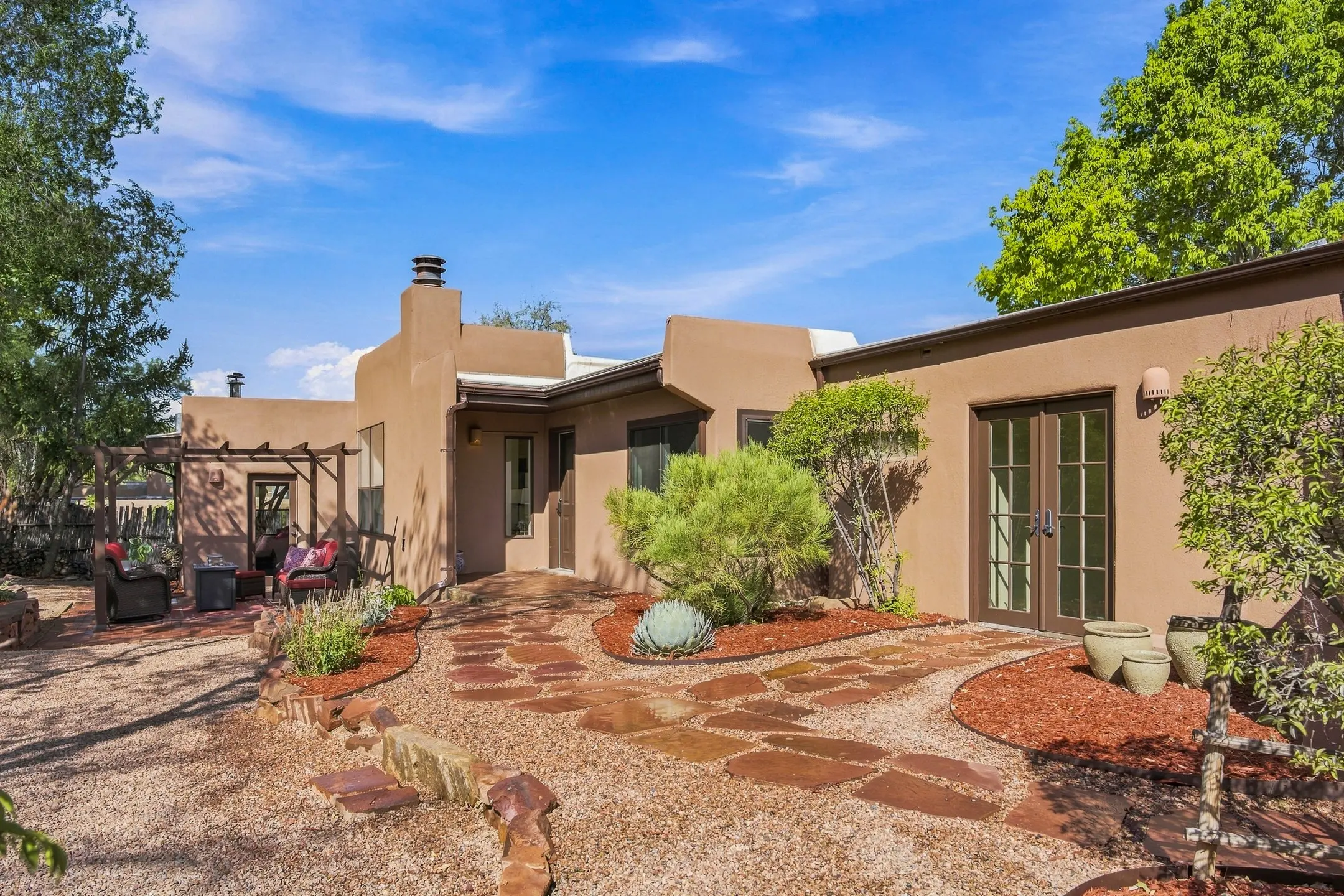 2235 Vuelta San Marcos, Santa Fe