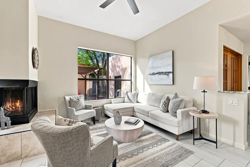 2235 Vuelta San Marcos, Santa Fe
