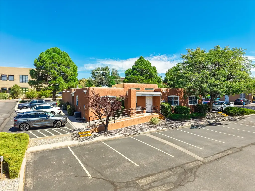 1440 Saint Francis S # B, Santa Fe