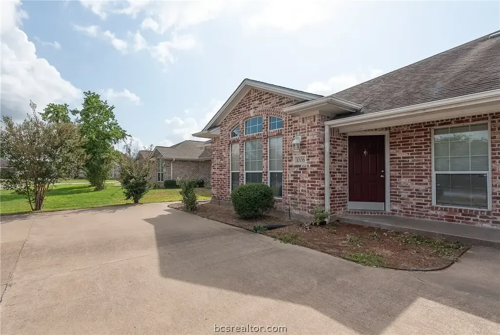 1004 Crepe Myrtle Court, College Station