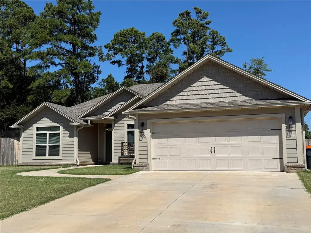 222 Promenade Circle, Russellville