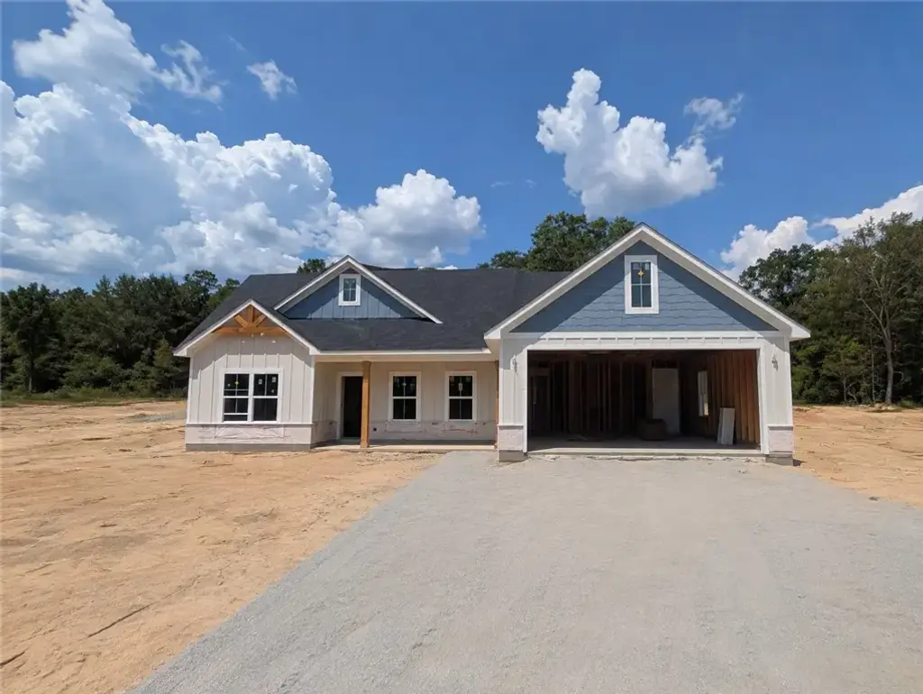 292 Lee Rd 209, Phenix City