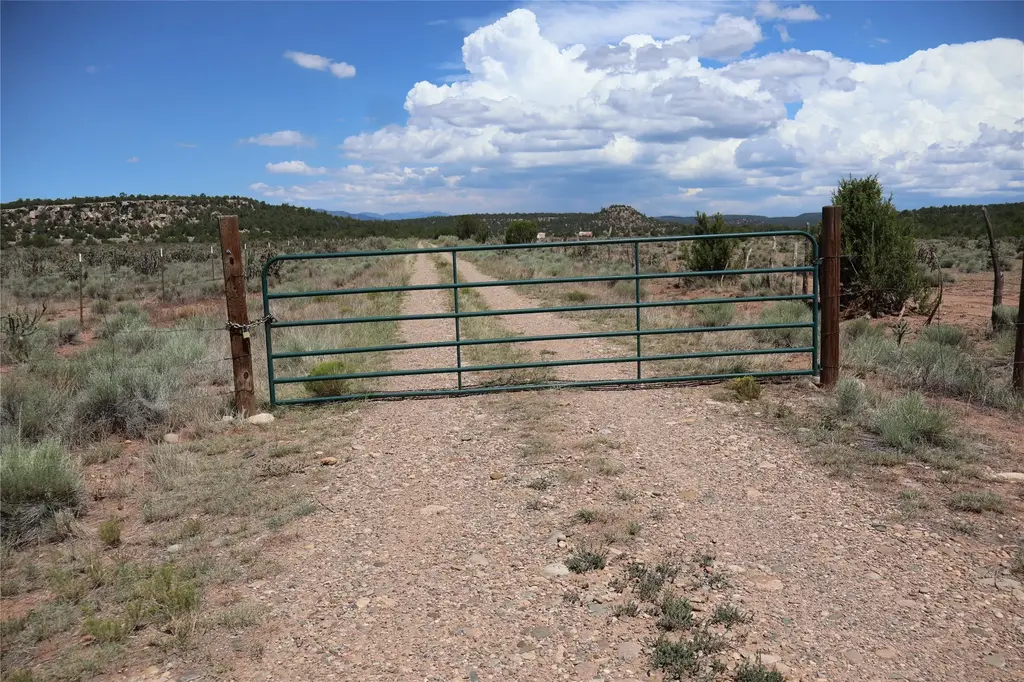 82 Rancho Mesita, Santa Fe