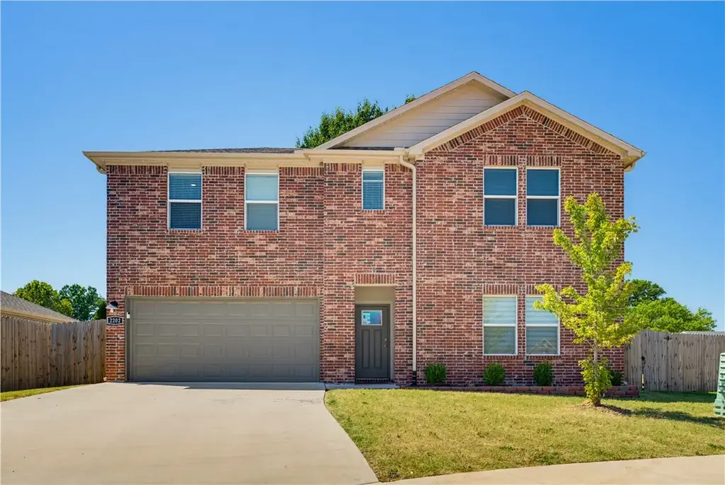2202 S 10th Street, Rogers