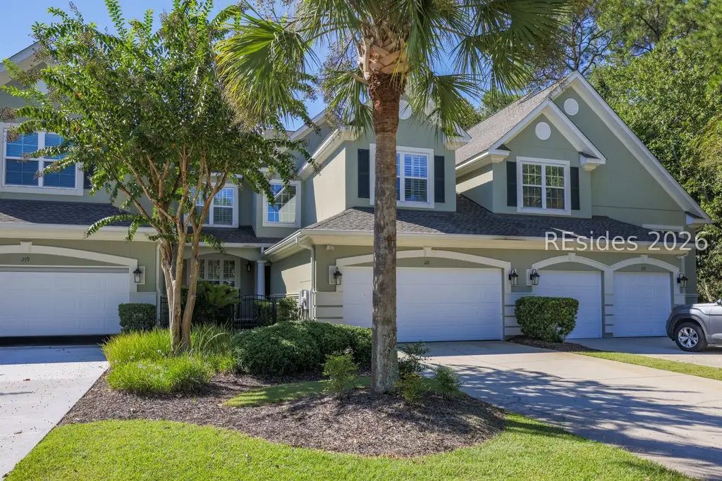 221 Farnsleigh Avenue, Bluffton
