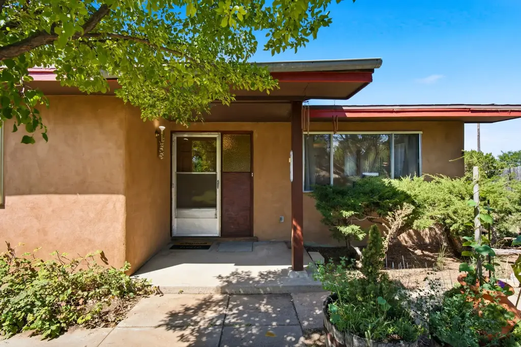 2952 S Richards Avenue, Santa Fe