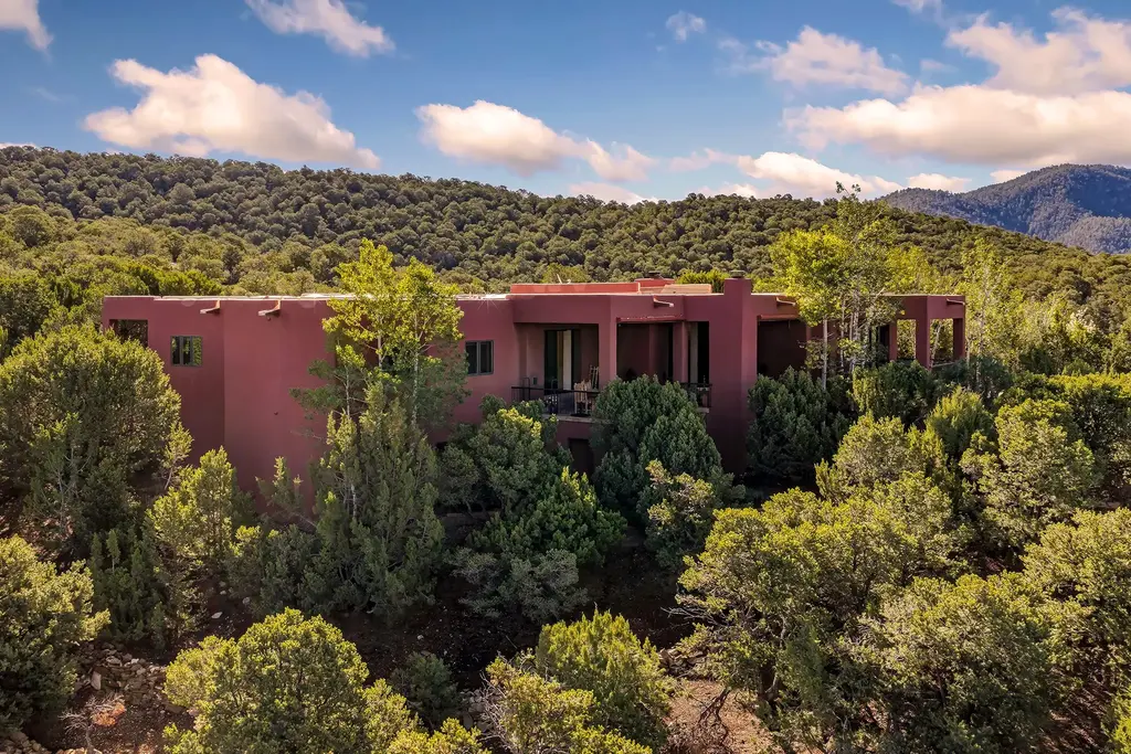 1980 Cerros Colorados, Santa Fe