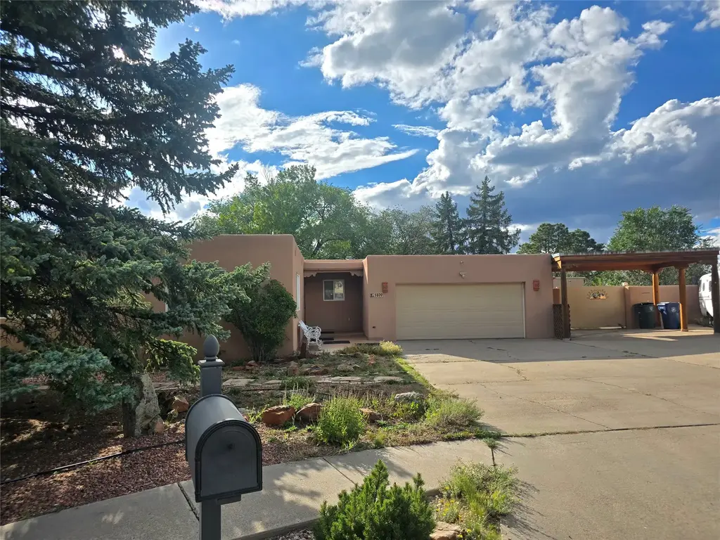 1409 Miracerros, Santa Fe
