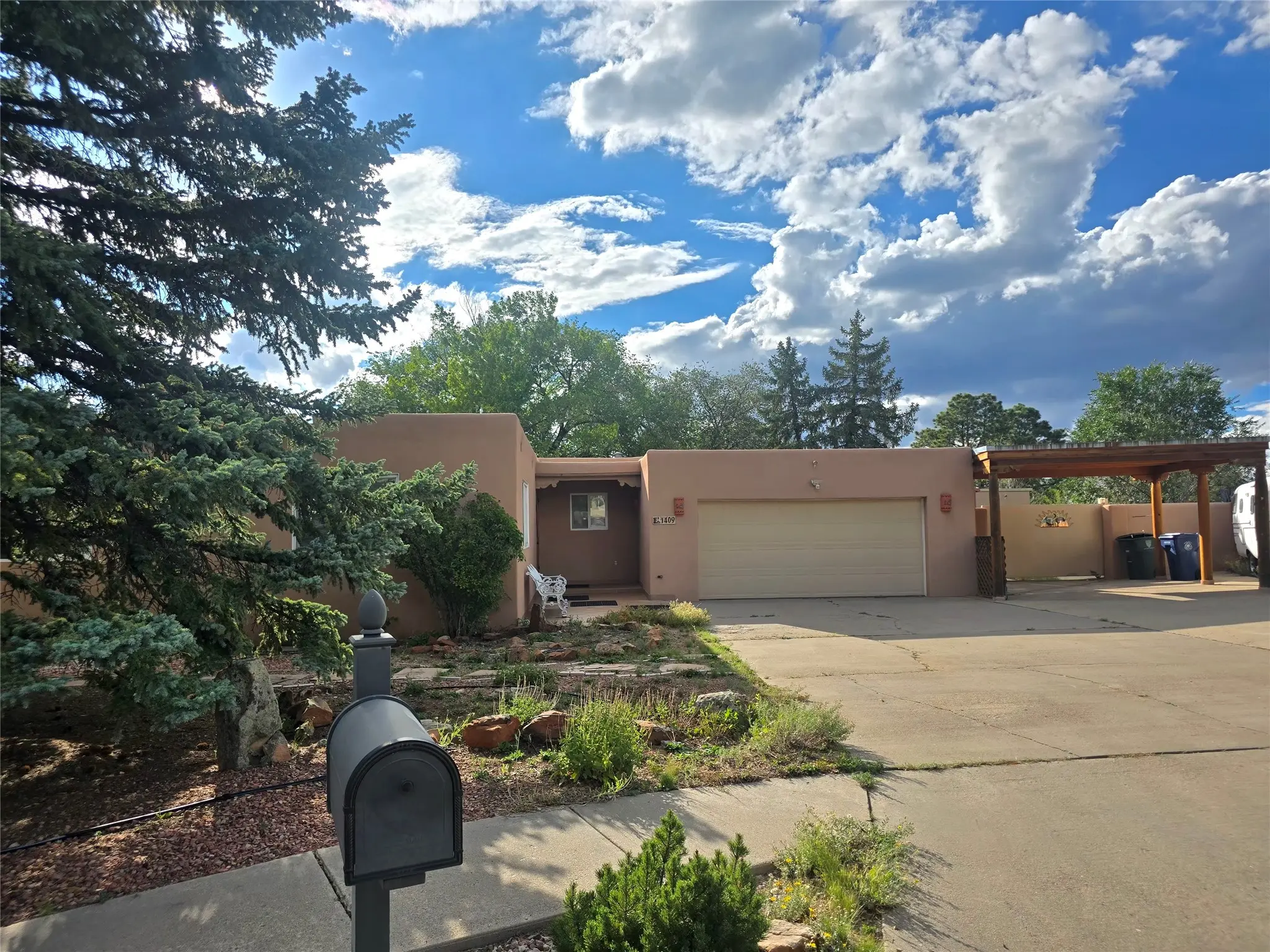 1409 Miracerros, Santa Fe