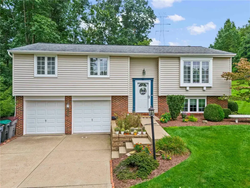 380 Carmell Drive , Upper St Clair