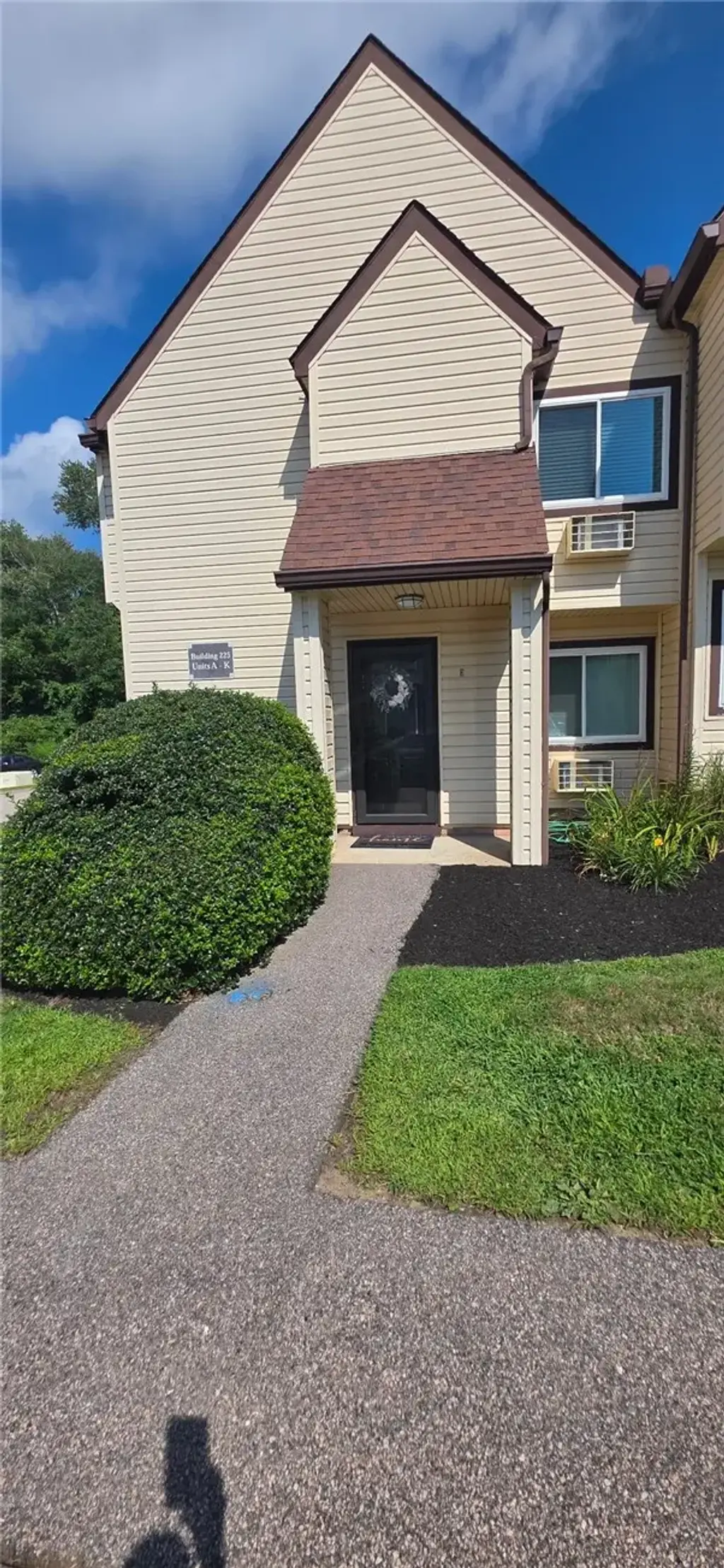 225 High St # E, Westerly