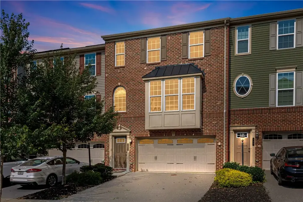 135 Mews Lane, Cranberry