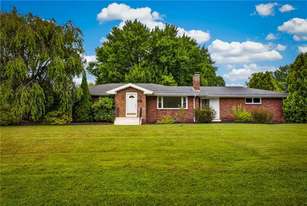 219 Mission Meade Drive , Neshannock