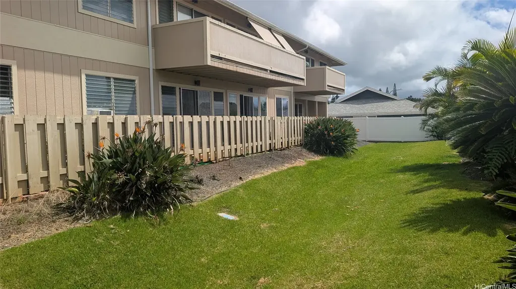 95-1050 Makaikai Street # 28f, Mililani