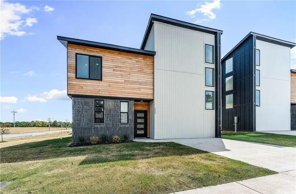 2600 W Bonnie Lane, Rogers