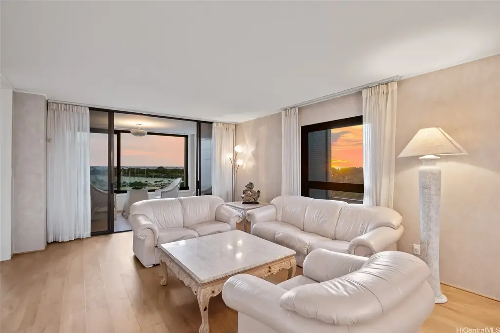 (unit #912) 1600 Ala Moana Boulevard, Honolulu