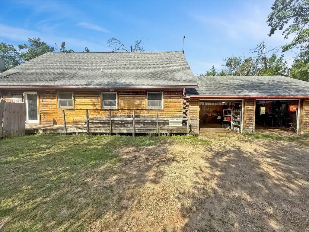 W11575 W 26th Lane, Pound