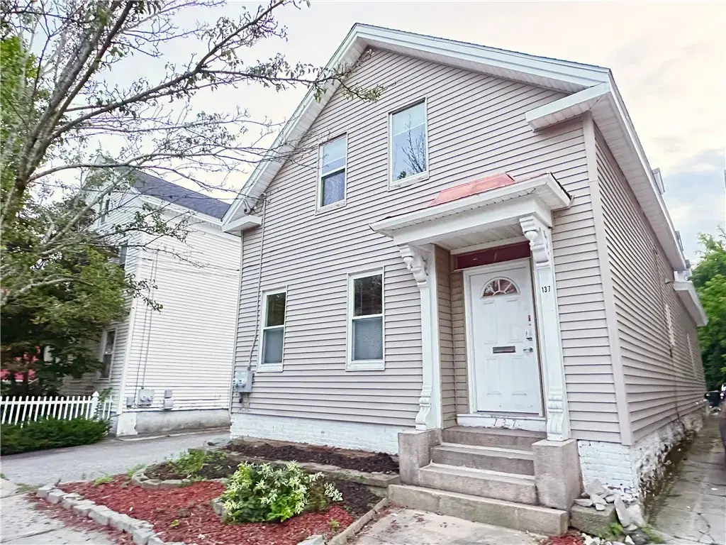 137 Sutton St, Providence