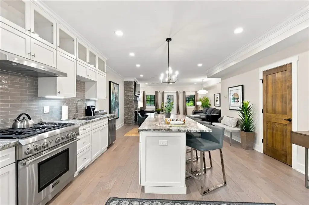 2 White Hawk Ridge # D, Richmond