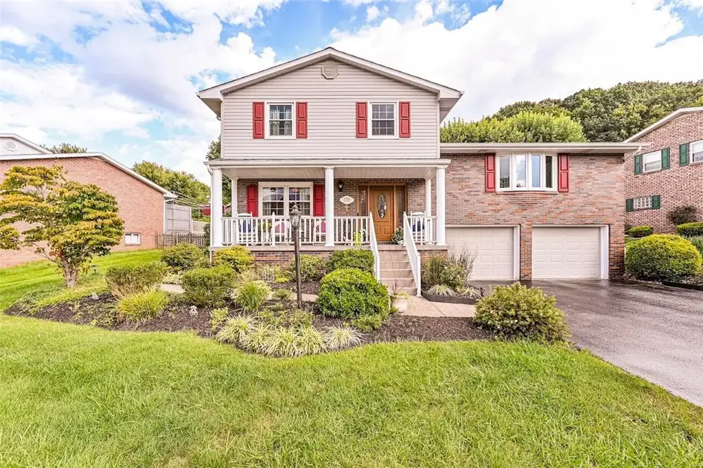 110 Stonybrook, Hempfield