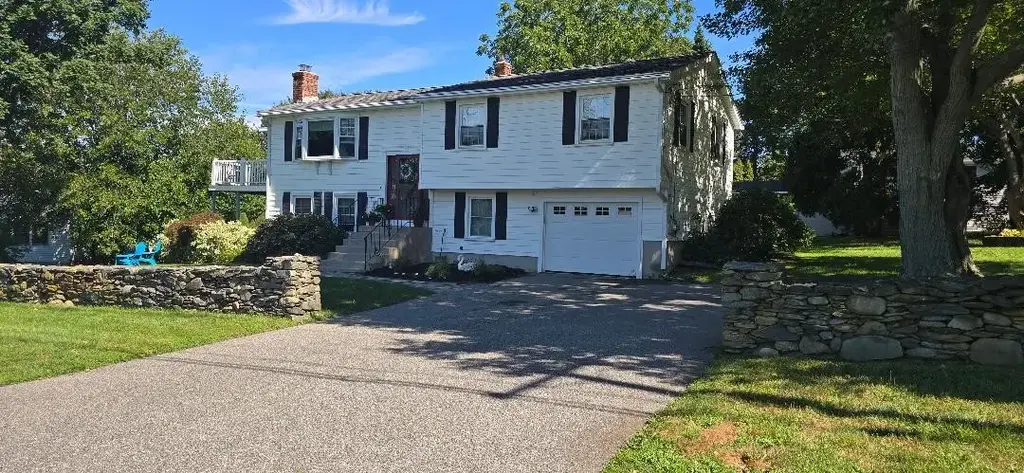 391 Browns Ln, Middletown