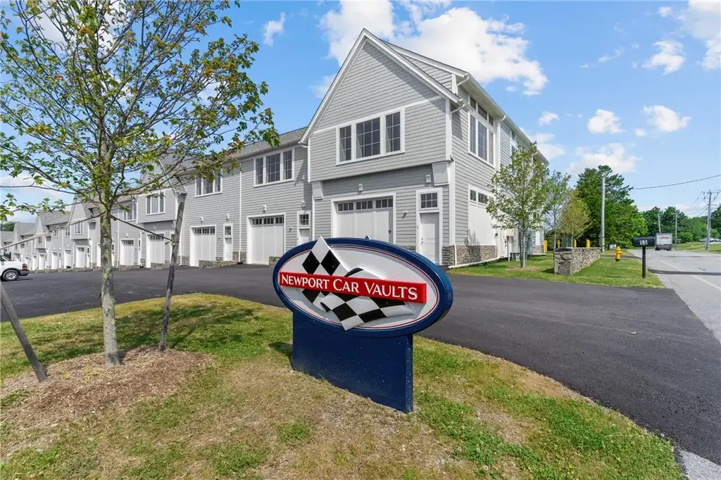 55 John Clarke Rd # 23, Middletown