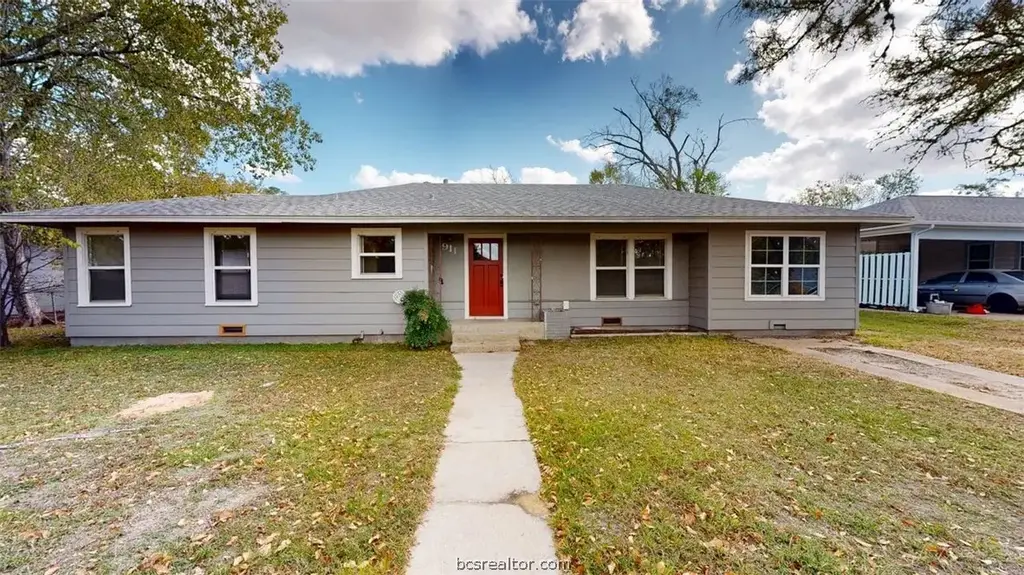 911 E North Avenue, Bryan