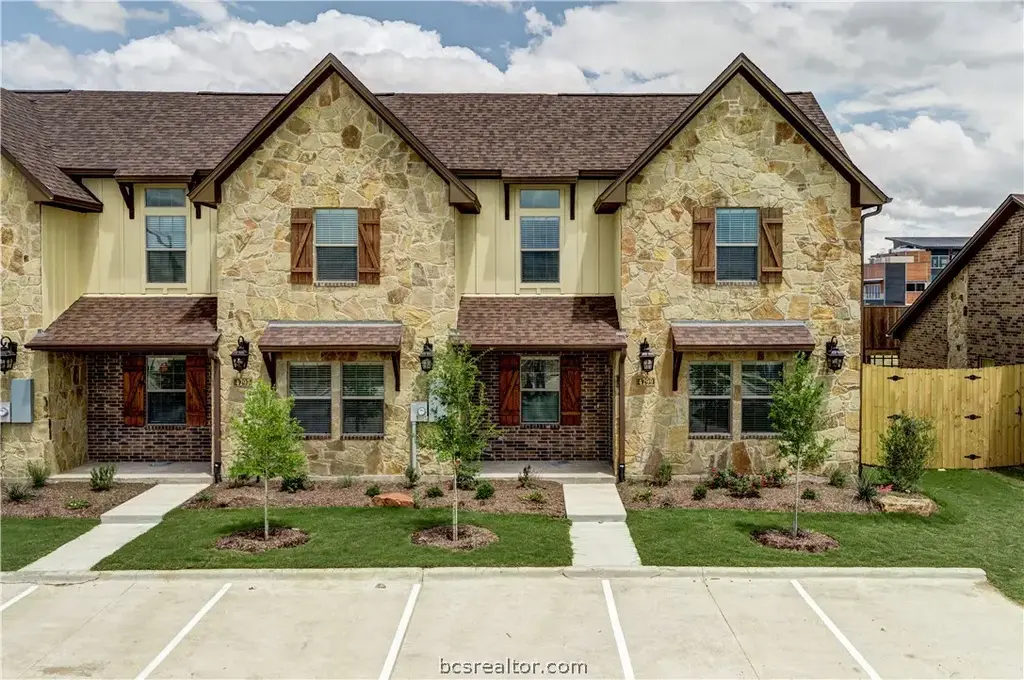 138 Tang Cake Drive, College Station