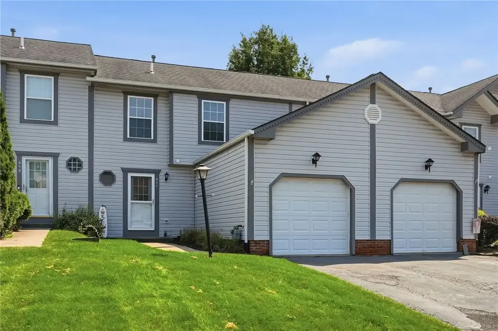 857 Sunset Circle , Cranberry