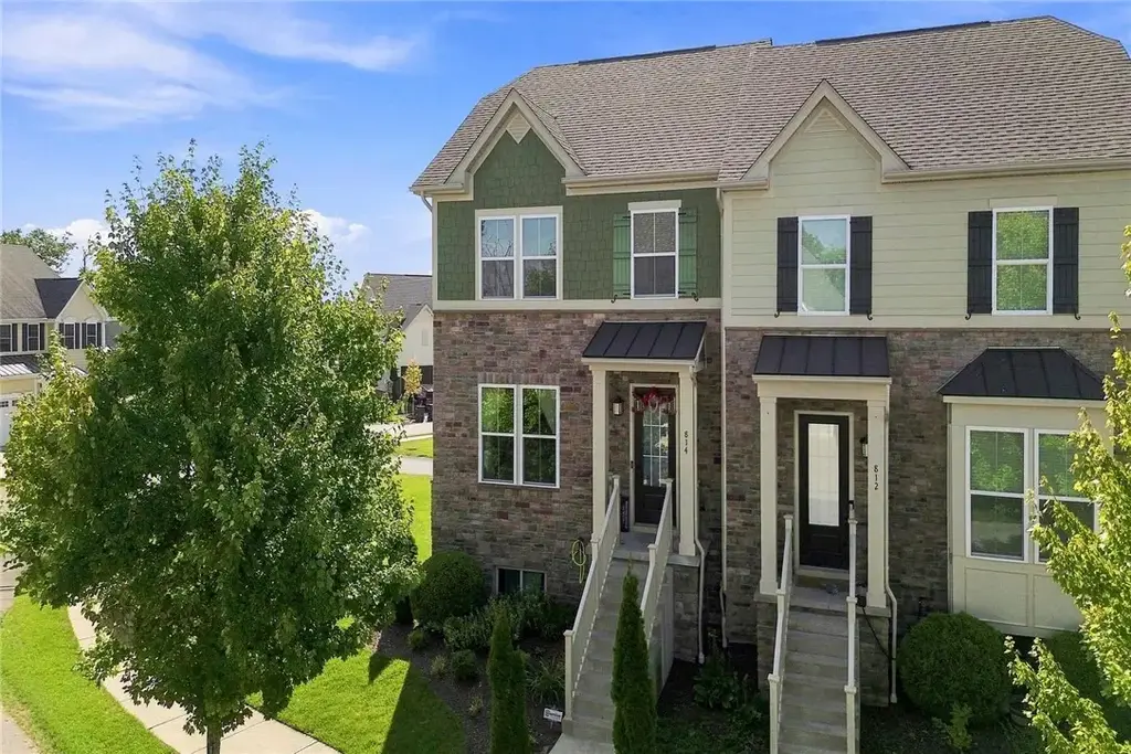 814 Oneida Circle, Marshall