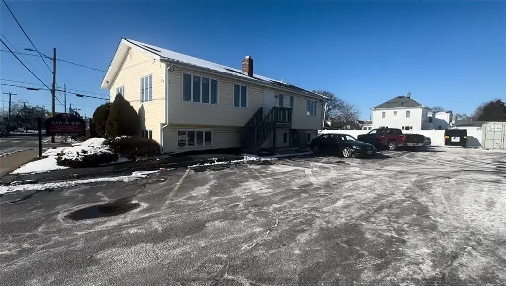 995 Park Ave, Cranston