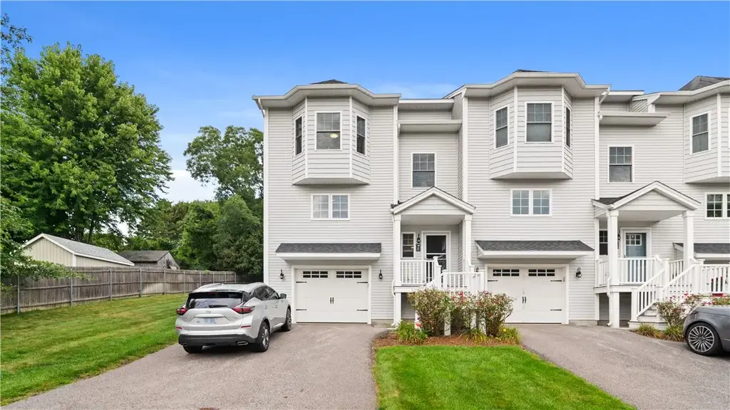 724 Centerville Rd # 8, Warwick