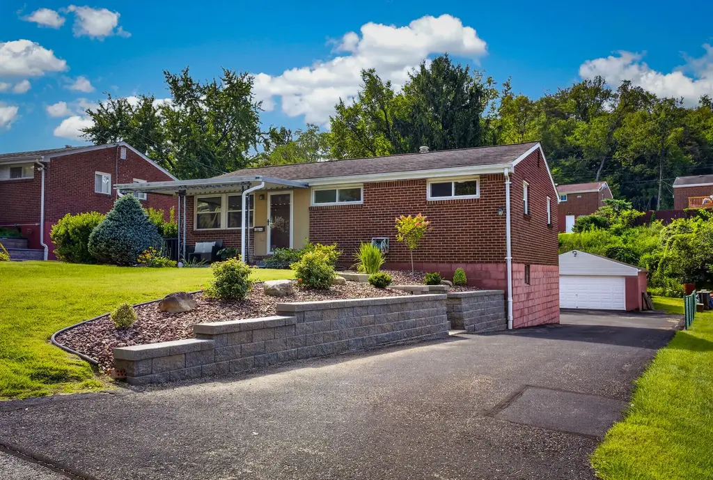 13644 Ormsby Drive, North Huntingdon